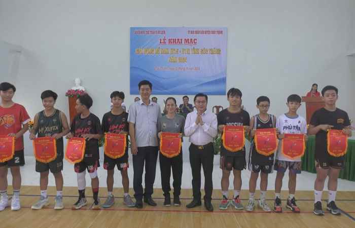 Châu Thành: Khai mạc giải Bóng rổ Nam U15 và U18 tỉnh Sóc Trăng